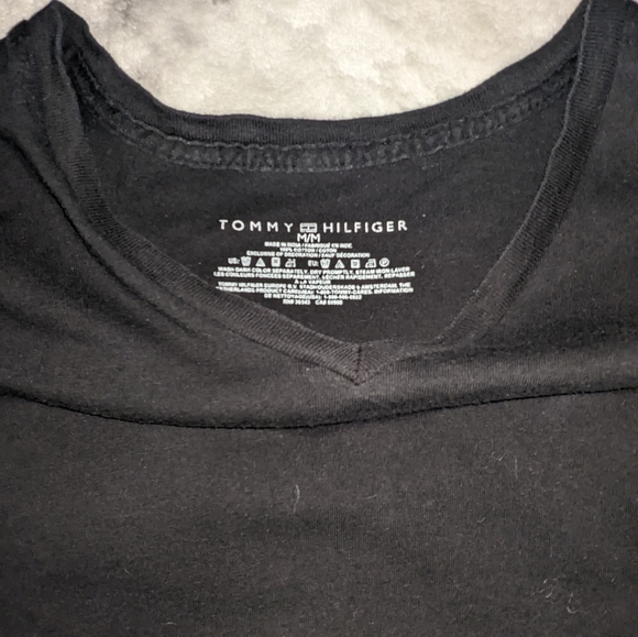 Tommy Hilfiger Medium Men T-shirt. Slim Fit - Picture 3 of 3